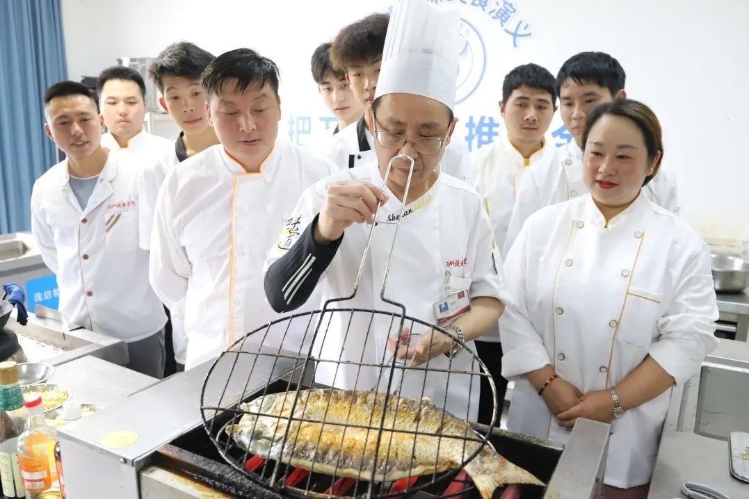 社区餐饮“闷声发财”，如何入局是关键！