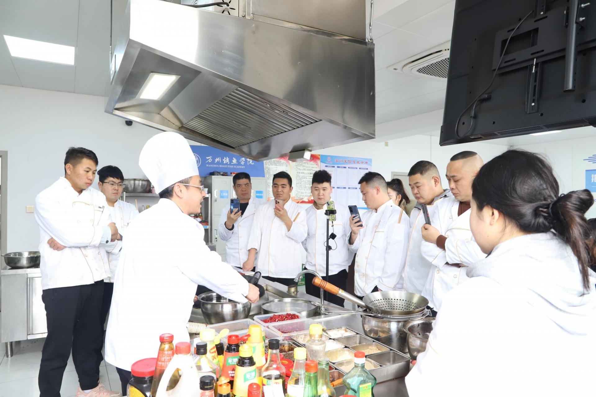 避坑指南：揭开餐饮培训真相，给餐饮创业者的4点建议